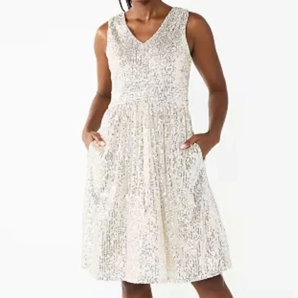 Nwt Women's DRAPER JAMES RSV V-Neck Sequin Dress
by DRAPER JAMES RSVP SZ 8